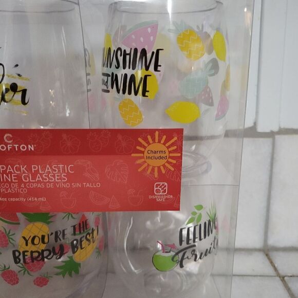 Crofton 4-Pack Summer-Themed Plastic Wine Glasses Set New In Package - Picture 2 of 5